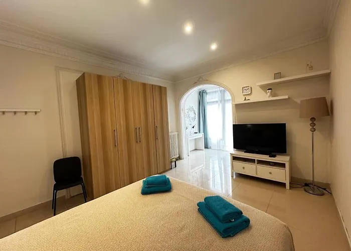 Gran Via Bed & Breakfast Barcelona