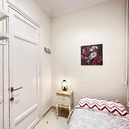 Bed & Breakfast Rooms In Gran Via *
